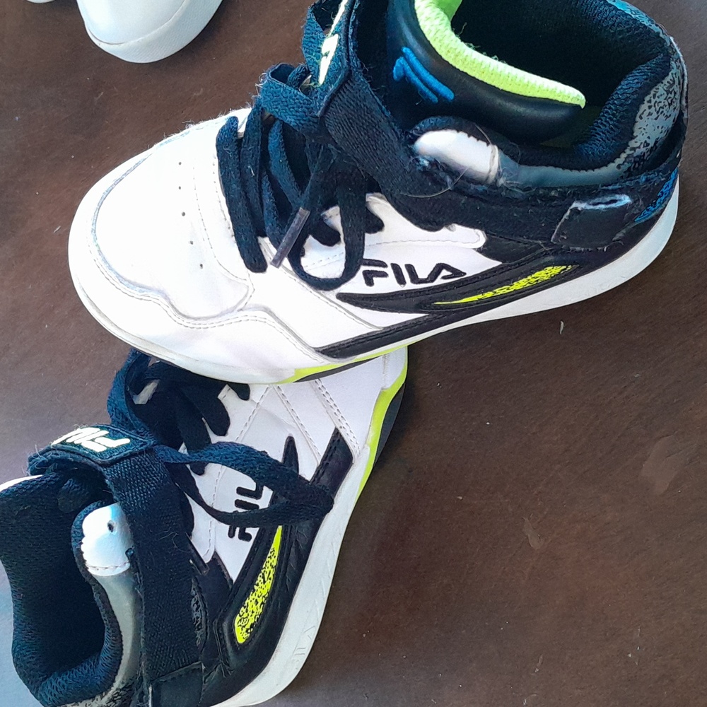 Fila boys size 11